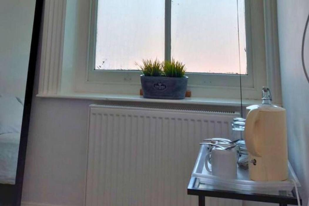 Stylish Double Room In City Centre - Shared Bathroom - Parking Preston  Exterior foto
